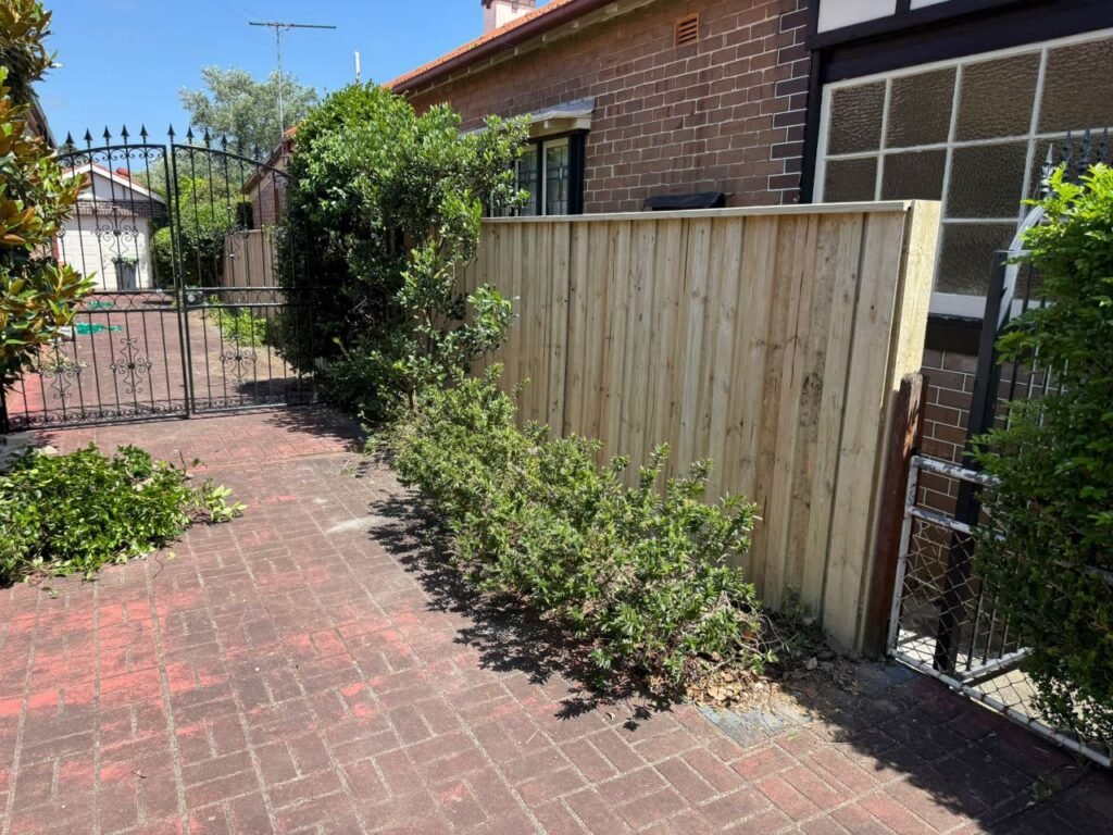 timber fence contractor in sydney