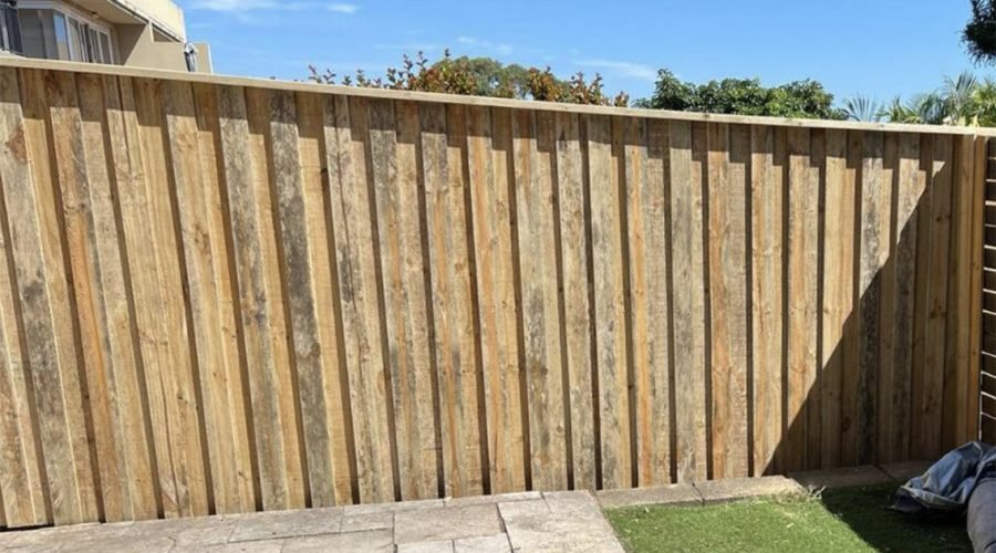 Lapped and capped fence installation in North Sydney