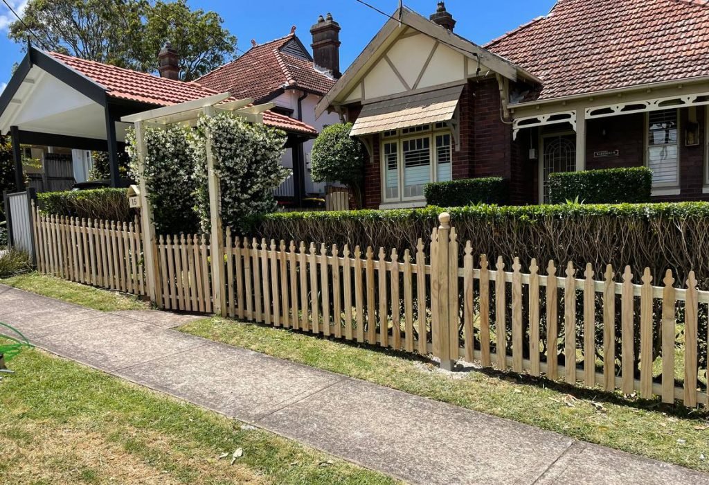 affordable Picket fence in front of house, north shore of Sydney