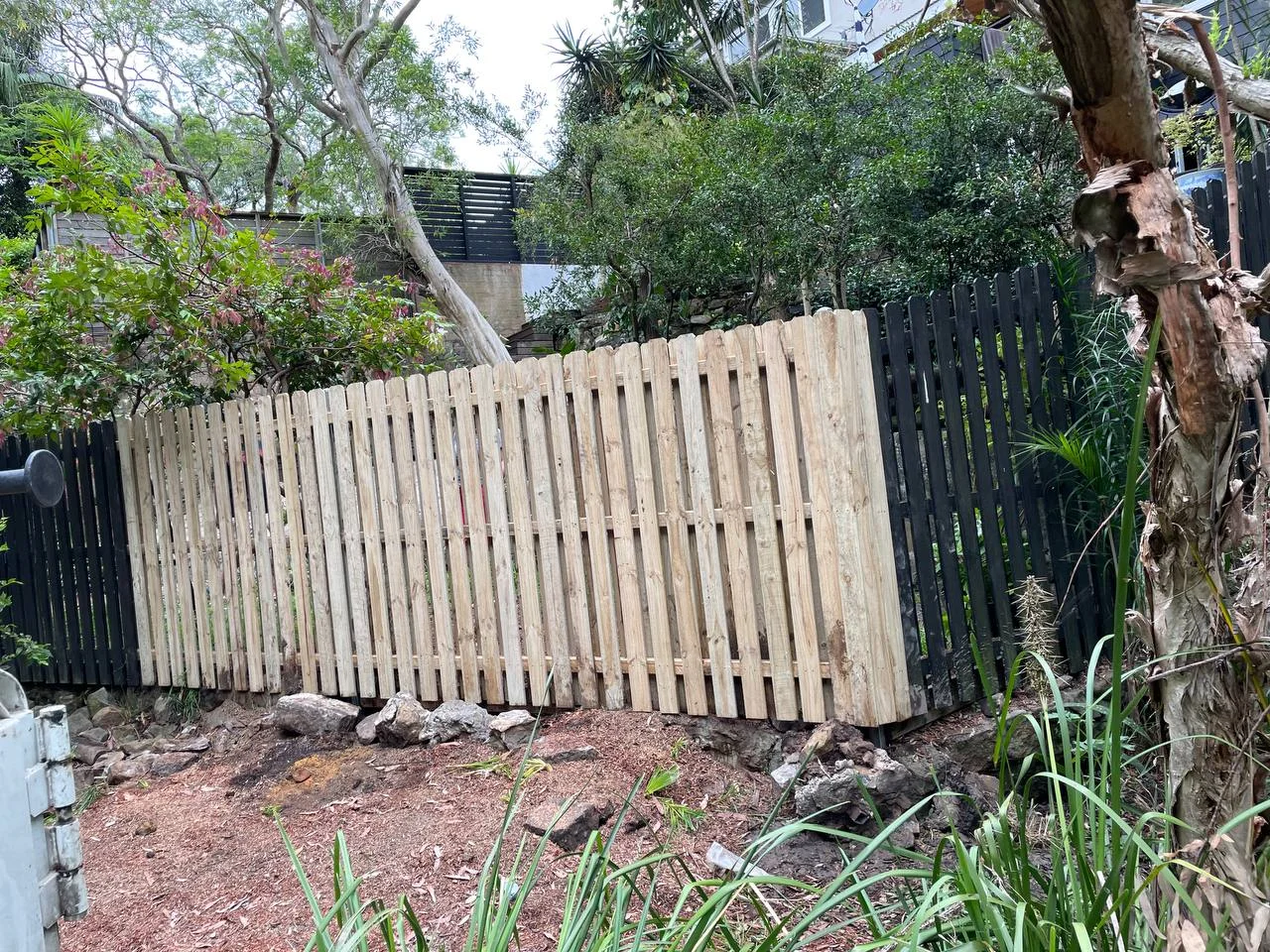 Timber Fence Repairs in Sydney, Fencing Repairs Service Sydney Area Chatswood