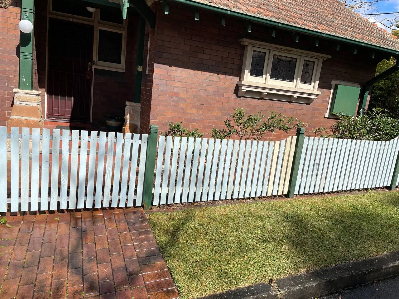 Timber Fence Repairs in Sydney, Fencing Repairs Service Sydney Area Chatswood